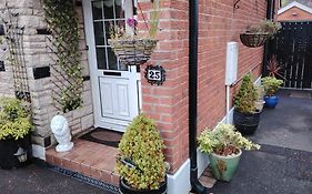 Room At Quiet Location Close To Belfast